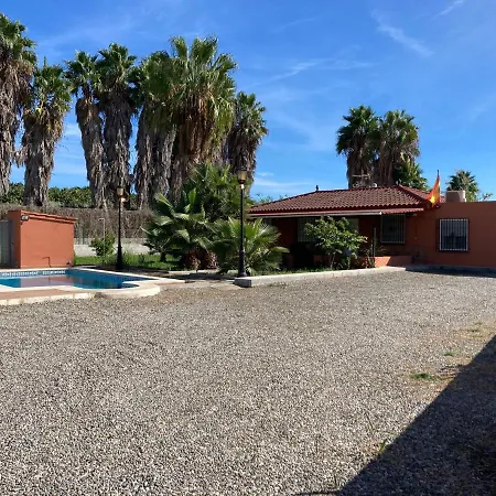 “soleado” Con Piscina Hébergement de vacances *